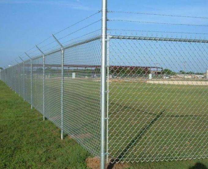 Hot Dip Galvanized Low Carbon Steel Wire Chain Link Fence cho nông trại 14