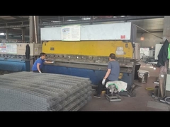 Mạng lưới an ninh 3D đang bị cong