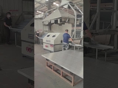 Cột hàng rào đang được khoan