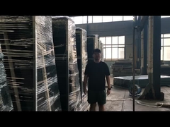 Hàng rào chống leo màu đen có thanh đỡ dọc