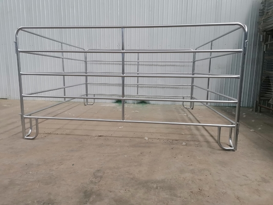 Sở chăn nuôi bò 1.6m Cửa trang trại kim loại Thiết kế ống thép kẽm