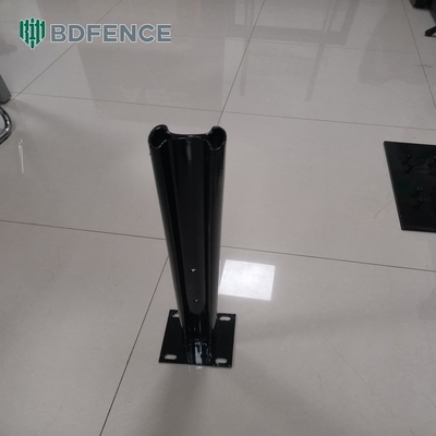 Trang chủ ngoài trời Kim loại trang trí 3D Uốn hàng rào cong Bảng hàn Dây cứng V Hàng rào sân vườn