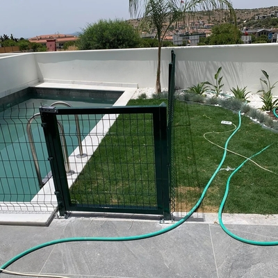 Trung Quốc màu sắc 3D nhà trang trí đen cong hàn lưới sợi vườn hàng rào an ninh mạ PVC phủ lưới hàng rào cl