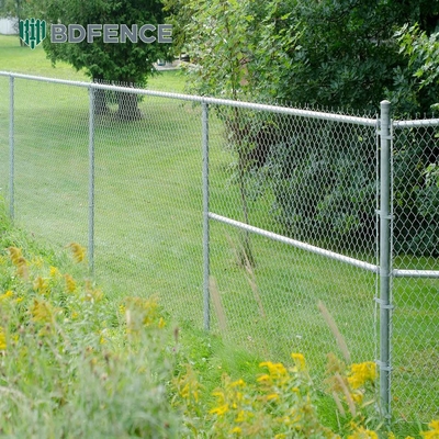 76mm Post Rail Chain Link Rào chắn lựa chọn hoàn hảo cho các sân thể thao và sân sau