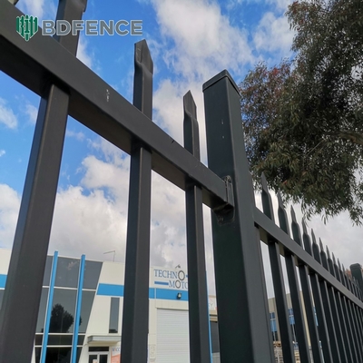 Bụi đen phủ lợp Villa nhỏ / sân nông trại Border Panels ngoài trời nhôm trang trí kim loại vườn hàng rào