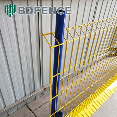 Q235 Lớp lưới thép bảo vệ cạnh hàng rào với bàn chân cho xây dựng