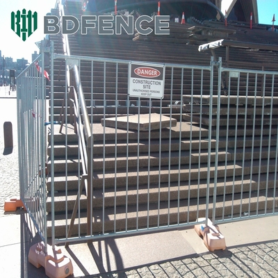 3D Temporary Perimeter Fencing / Crowd Barrier Fencing 2.4 x 2.95m