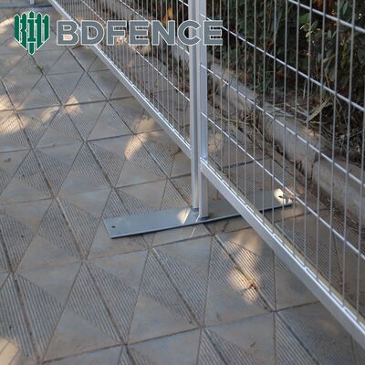AU tiêu chuẩn Temporary hàng rào bảng 2.1x2.4m thép kẽm Động tay xây dựng Temp hàng rào với chân / kẹp để an toàn