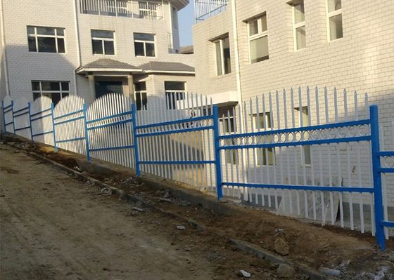 Hàng rào thép hình ống L3m sơn tĩnh điện dân dụng