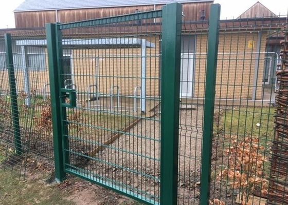 Cổng hàng rào sân vườn bằng kim loại 1,2 * 1m có khóa an ninh