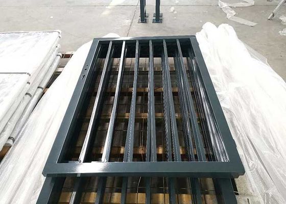 Trang trí vườn 2m Cửa hàng rào thép với cổng đôi Cây xử lý nhiệt khung PVC hàn lưới dây 3D Mô hình cong Se