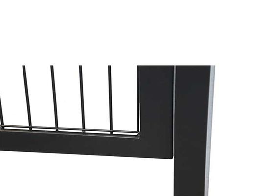 Trang trí vườn 2m Cửa hàng rào thép với cổng đôi Cây xử lý nhiệt khung PVC hàn lưới dây 3D Mô hình cong Se