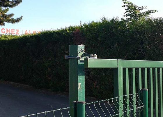 Cửa trượt sơn tĩnh điện Cổng hàng rào sân vườn bằng kim loại