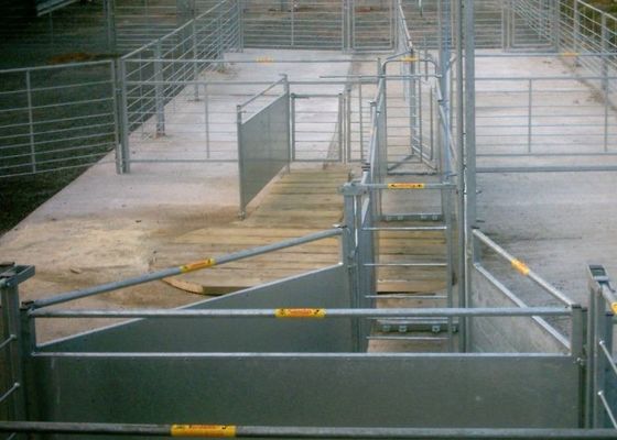 Tấm hàng rào gia súc hàn ống vuông cho gia súc