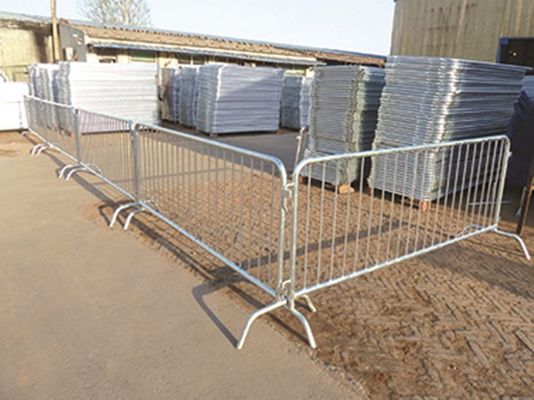 Hàng rào kiểm soát đám đông kim loại tạm thời lồng vào nhau Hàng rào mạ kẽm