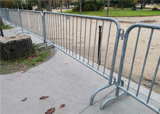 Cầu hình chân cầu 2,5m Hàng rào kiểm soát đám đông cho an ninh đường bộ