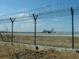 Hàng rào an ninh sân bay tráng nhựa PVC Loại Y Dây thép gai