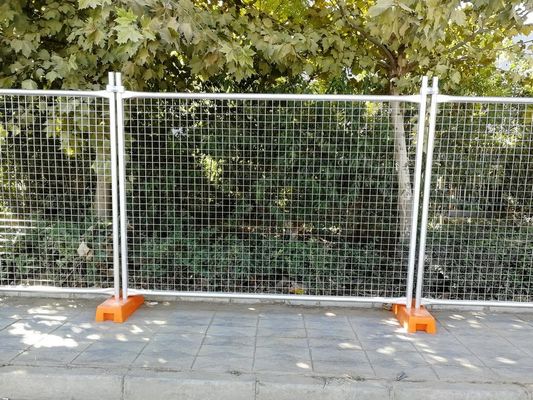 Hàng rào xây dựng nhiệt độ rộng 2,4m được xử lý nhiệt OEM