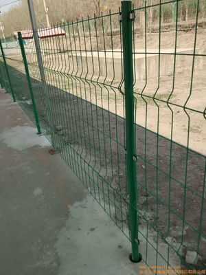 Giá nhà máy Metalx Giá rẻ PVC phủ màu xanh lá cây / đen ngoài trời vườn 3D cong hàn uốn cong đường viền an ninh dây / V lưới