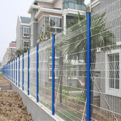 Lưới dây chuyền hàn cong đắm nóng 3d hình tam giác cong cong hàng rào