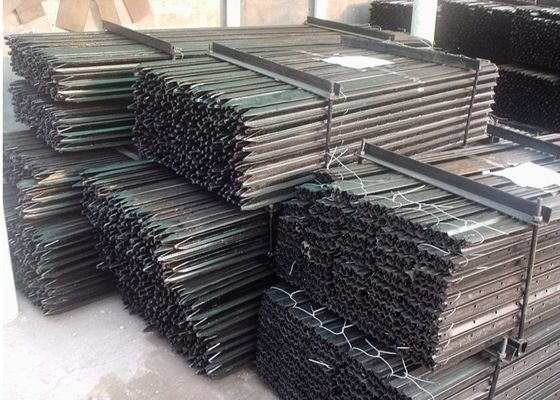 Hàng rào trang trại 8ft 1,25lb Thép Studded T Post Green Coated