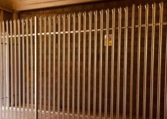 Phong cách châu Âu Pvc tráng kim loại có chiều cao 3,6m Tấm rào chắn bằng kim loại cho an ninh đường sắt đường bộ