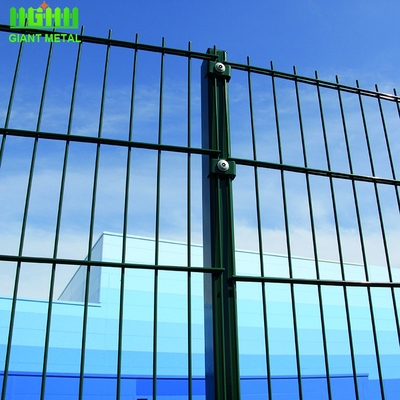 Hàng rào lưới dây đôi 50 * 200mm sơn tĩnh điện Màu xanh lá cây 3,5mm
