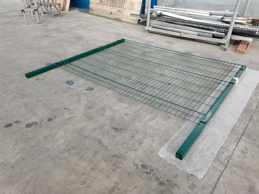 Lưới dây chuyền hàn cong đắm nóng 3d hình tam giác cong cong hàng rào