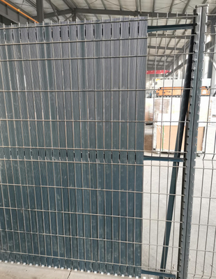 Ngoài trời 3d Curved PVC phủ lợp dây chuyền lưới hàn hàng rào cho khu vườn và trang trại bảo vệ hàng rào 3d