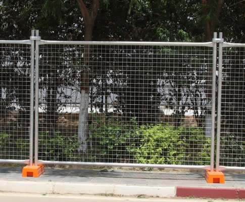 Chiều cao 6ft Hàng rào rào cản tạm thời An toàn công cộng Ống thép nhẹ hàn
