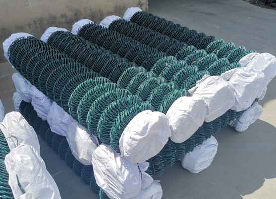 Hàng rào liên kết chuỗi kim cương có chiều cao 7ft được sơn tĩnh điện Kích thước lỗ 50 * 50mm