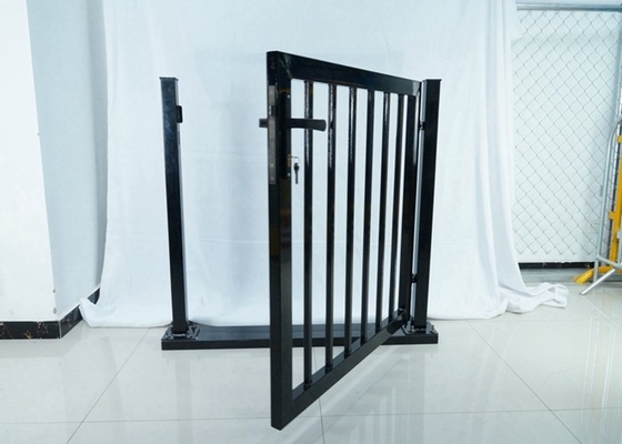 Ral6005 Chiều cao 1,5 / 1,8m Cổng hàng rào bằng kim loại Pvc Ống hàn đơn