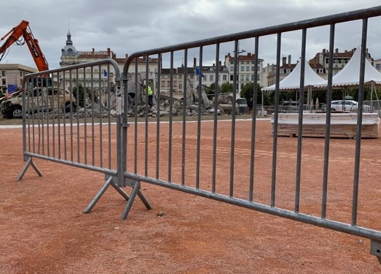 Nhựa thép galvanized nhôm kiểm soát đám đông hàng rào hàng rào di động an toàn gấp người đi bộ sự kiện concert